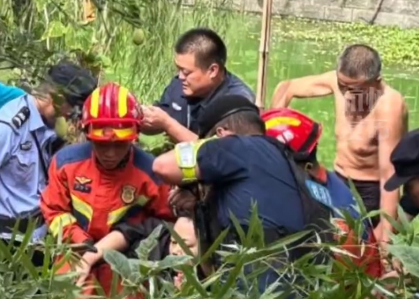 71 岁大爷跳河救人，温暖一座城